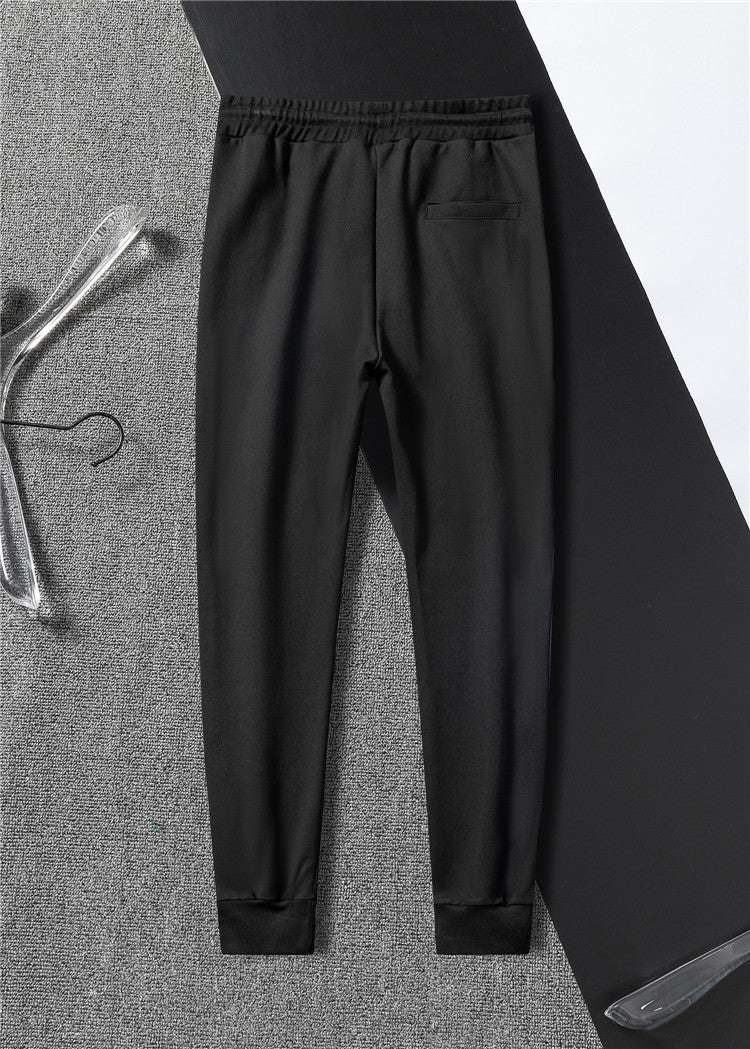 Les ensembles survêtement Hugo Boss allient performance et style. Leur design sophistiqué et leur qualité supérieure.pas cher.le moins cher.