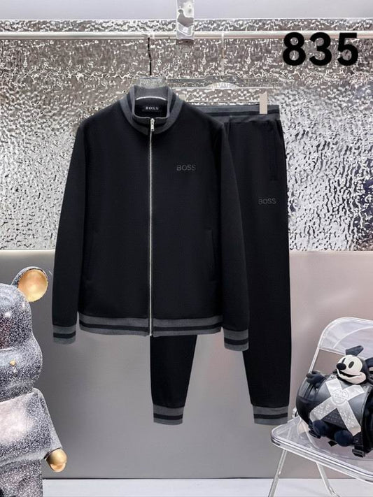 Les ensembles survêtement Hugo Boss allient performance et style. Leur design sophistiqué et leur qualité supérieure.pas cher.le moins cher.