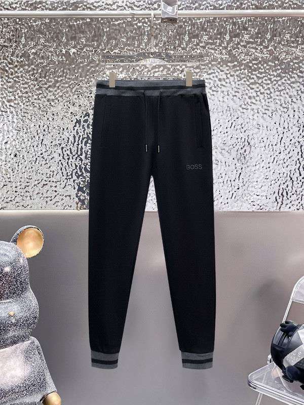 Les ensembles survêtement Hugo Boss allient performance et style. Leur design sophistiqué et leur qualité supérieure.pas cher.le moins cher.