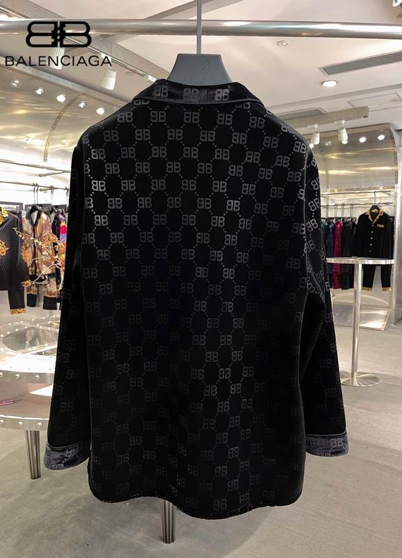 Les ensembles survêtement Balenciaga allient performance et style. Leur design avant-gardiste et leur qualité supérieure. Pas cher. Le moins cher.