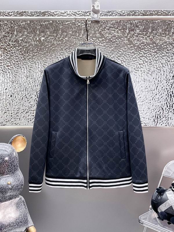 Les ensembles survêtement Balenciaga allient performance et style. Leur design avant-gardiste et leur qualité supérieure. Pas cher. Le moins cher.