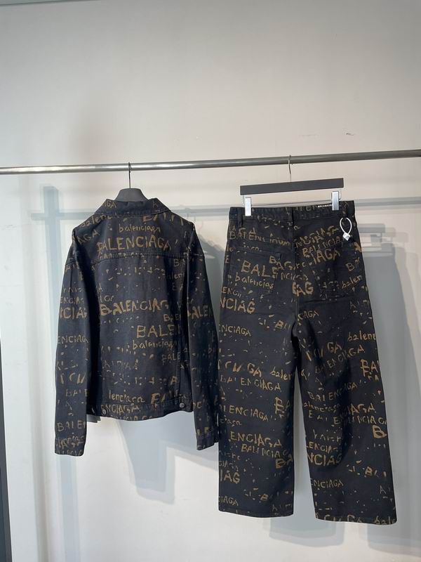 Les ensembles survêtement Balenciaga allient performance et style. Leur design avant-gardiste et leur qualité supérieure. Pas cher. Le moins cher.