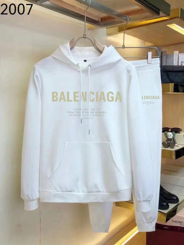 Les ensembles survêtement Balenciaga allient performance et style. Leur design avant-gardiste et leur qualité supérieure. Pas cher. Le moins cher.