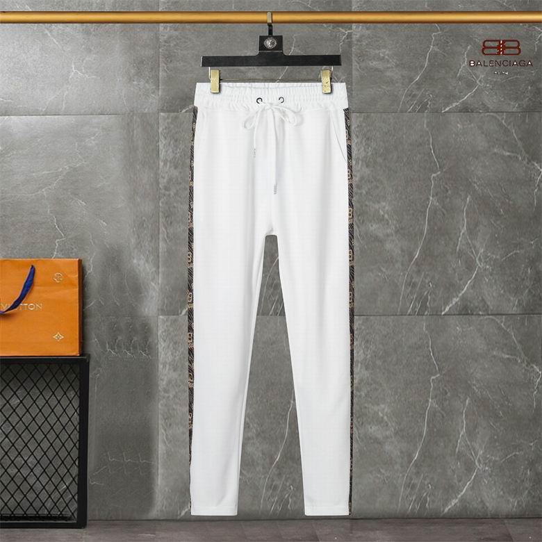 Les ensembles survêtement Balenciaga allient performance et style. Leur design avant-gardiste et leur qualité supérieure. Pas cher. Le moins cher.
