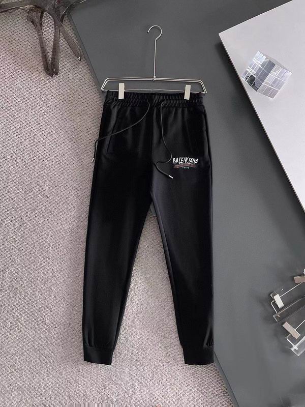 Les ensembles survêtement Balenciaga allient performance et style. Leur design avant-gardiste et leur qualité supérieure. Pas cher. Le moins cher.