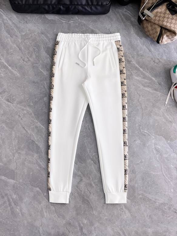 Les ensembles survêtement Balenciaga allient performance et style. Leur design avant-gardiste et leur qualité supérieure. Pas cher. Le moins cher.