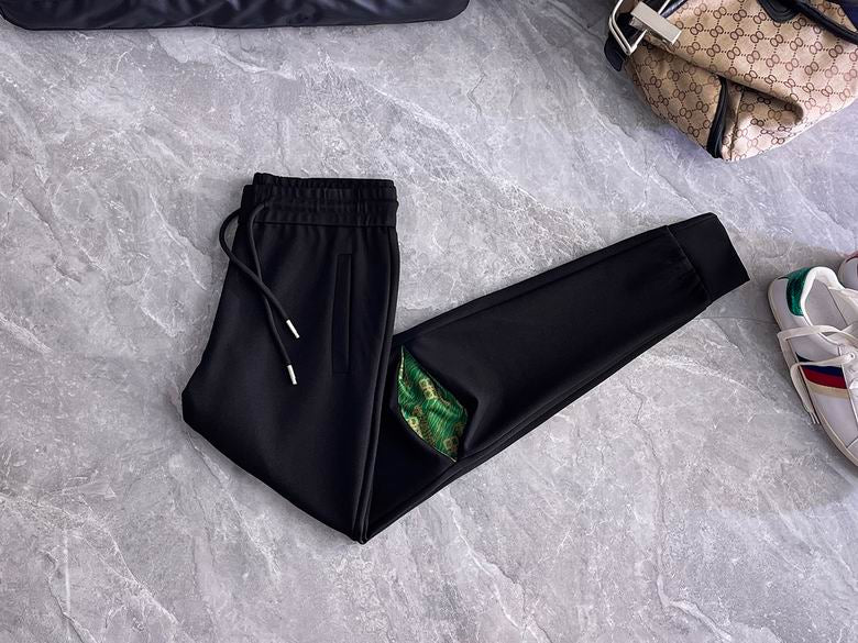 Les ensembles survêtement Balenciaga allient performance et style. Leur design avant-gardiste et leur qualité supérieure. Pas cher. Le moins cher.