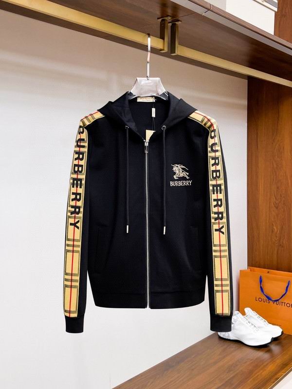 Les ensembles survêtement Burberry combinent performance et style. Leur design sophistiqué. Pas cher.le moins cher.