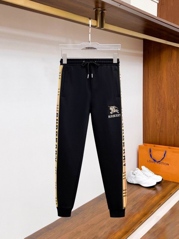 Les ensembles survêtement Burberry combinent performance et style. Leur design sophistiqué. Pas cher.le moins cher.