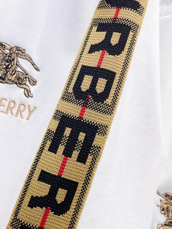 Les ensembles survêtement Burberry combinent performance et style. Leur design sophistiqué. Pas cher.le moins cher.