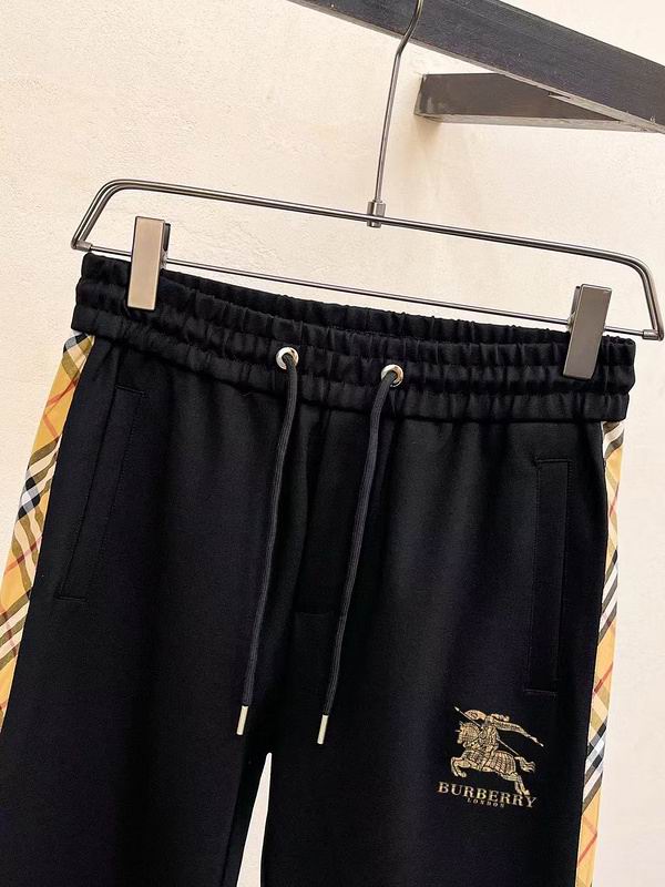 Les ensembles survêtement Burberry combinent performance et style. Leur design sophistiqué. Pas cher.le moins cher.