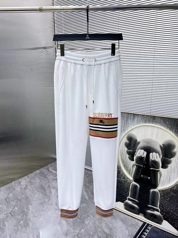 Les ensembles survêtement Burberry combinent performance et style. Leur design sophistiqué. Pas cher.le moins cher.