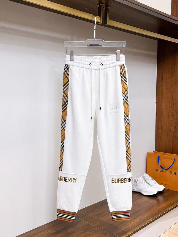 Les ensembles survêtement Burberry combinent performance et style. Leur design sophistiqué. Pas cher.le moins cher.