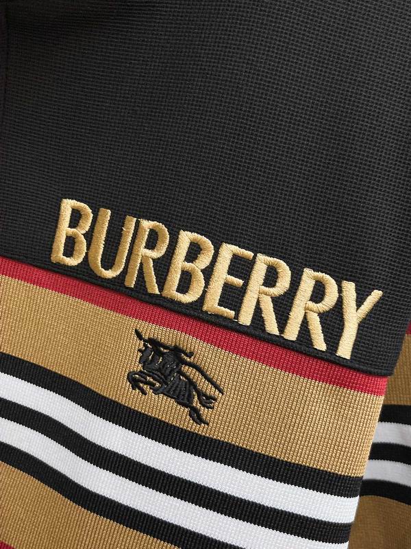 Les ensembles survêtement Burberry combinent performance et style. Leur design sophistiqué. Pas cher.le moins cher.