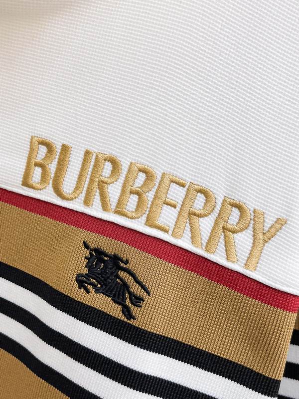 Les ensembles survêtement Burberry combinent performance et style. Leur design sophistiqué. Pas cher.le moins cher.