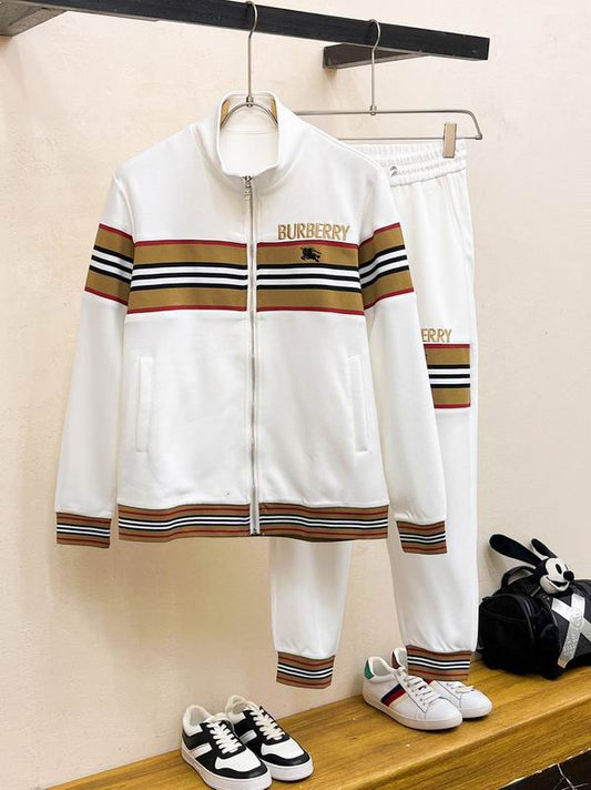 Les ensembles survêtement Burberry combinent performance et style. Leur design sophistiqué. Pas cher.le moins cher.