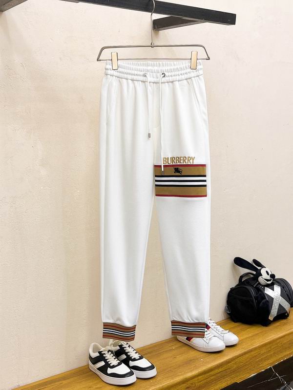 Les ensembles survêtement Burberry combinent performance et style. Leur design sophistiqué. Pas cher.le moins cher.