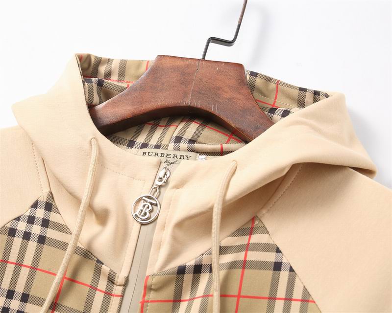 Les ensembles survêtement Burberry combinent performance et style. Leur design sophistiqué. Pas cher.le moins cher.