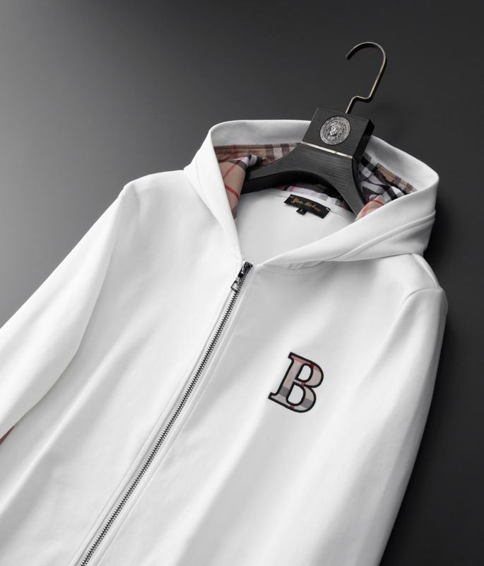 Les ensembles survêtement Burberry combinent performance et style. Leur design sophistiqué. Pas cher.le moins cher.