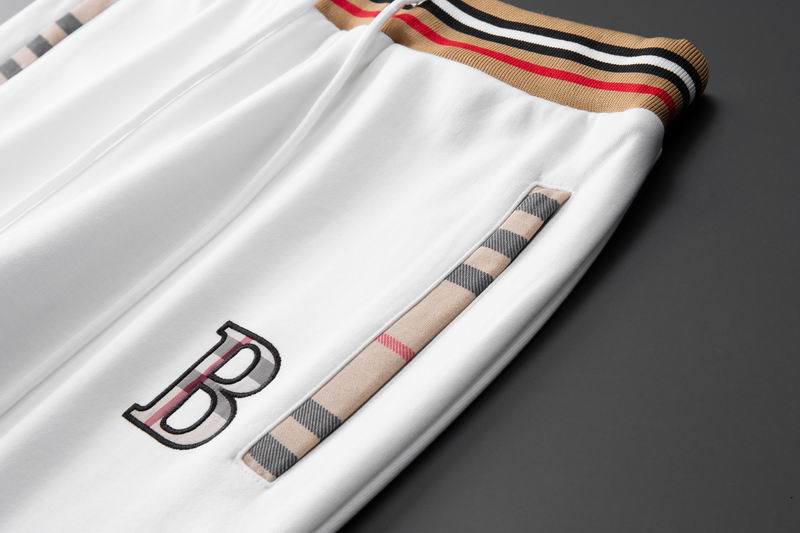 Les ensembles survêtement Burberry combinent performance et style. Leur design sophistiqué. Pas cher.le moins cher.