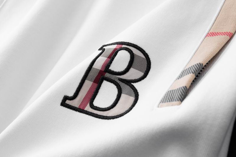 Les ensembles survêtement Burberry combinent performance et style. Leur design sophistiqué. Pas cher.le moins cher.