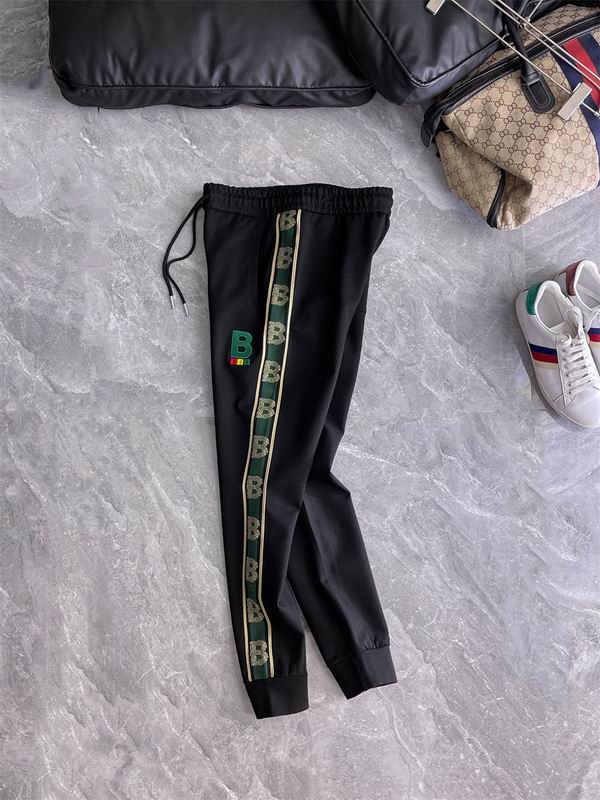 Les ensembles survêtement Burberry combinent performance et style. Leur design sophistiqué. Pas cher.le moins cher.