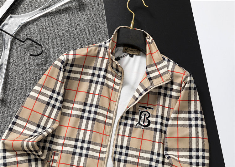 Les ensembles survêtement Burberry combinent performance et style. Leur design sophistiqué. Pas cher.le moins cher.