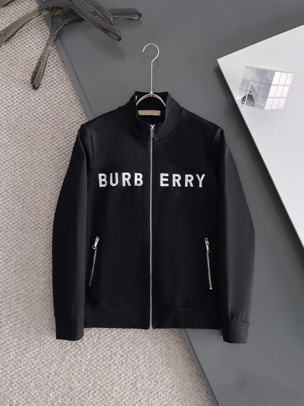 Les ensembles survêtement Burberry combinent performance et style. Leur design sophistiqué. Pas cher.le moins cher.