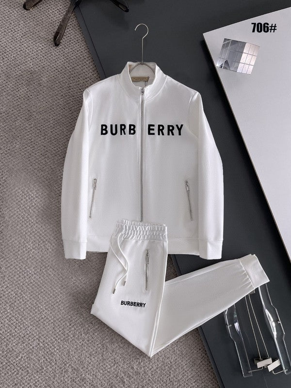 Les ensembles survêtement Burberry combinent performance et style. Leur design sophistiqué. Pas cher.le moins cher.