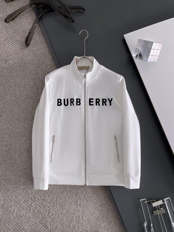 Les ensembles survêtement Burberry combinent performance et style. Leur design sophistiqué. Pas cher.le moins cher.