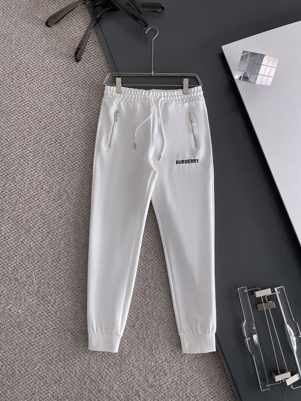 Les ensembles survêtement Burberry combinent performance et style. Leur design sophistiqué. Pas cher.le moins cher.