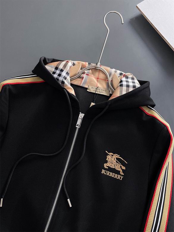 Les ensembles survêtement Burberry combinent performance et style. Leur design sophistiqué. Pas cher.le moins cher.