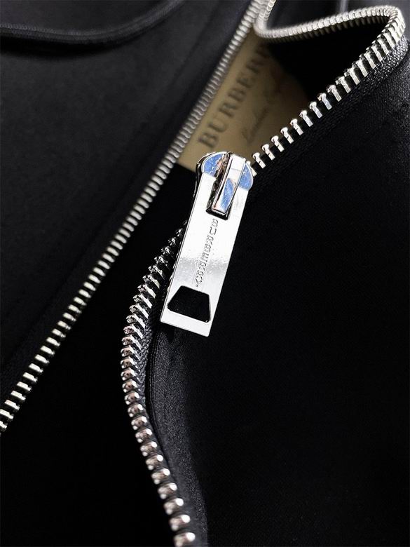 Les ensembles survêtement Burberry combinent performance et style. Leur design sophistiqué. Pas cher.le moins cher.