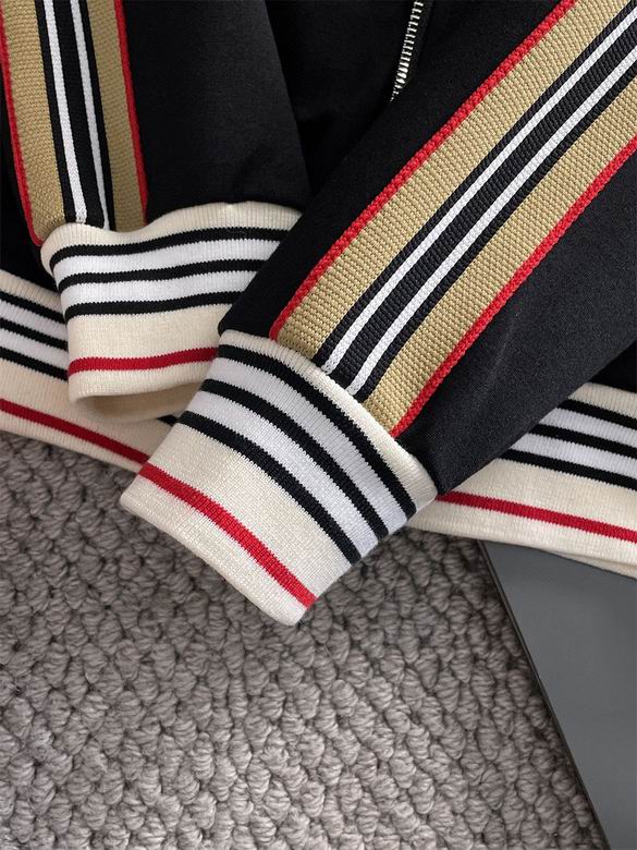 Les ensembles survêtement Burberry combinent performance et style. Leur design sophistiqué. Pas cher.le moins cher.