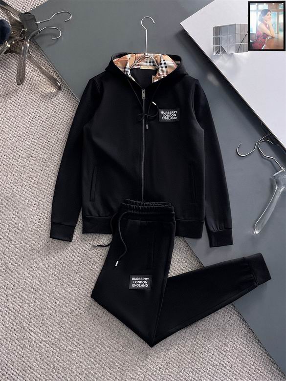 Les ensembles survêtement Burberry combinent performance et style. Leur design sophistiqué. Pas cher.le moins cher.