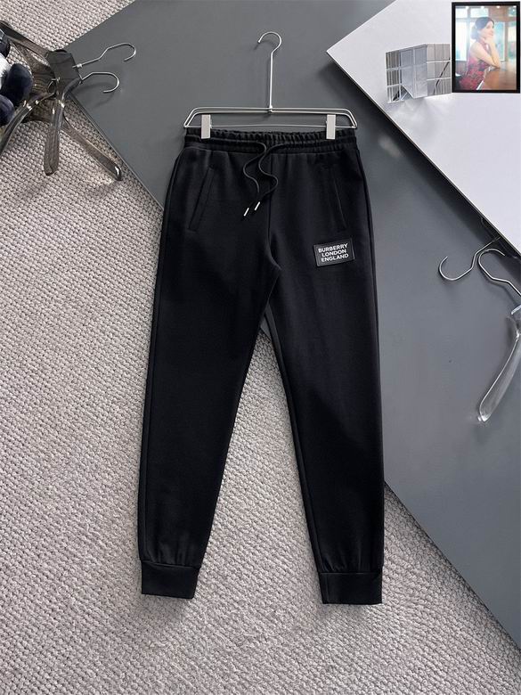 Les ensembles survêtement Burberry combinent performance et style. Leur design sophistiqué. Pas cher.le moins cher.