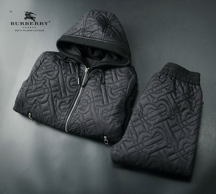 Les ensembles survêtement Burberry combinent performance et style. Leur design sophistiqué. Pas cher.le moins cher.