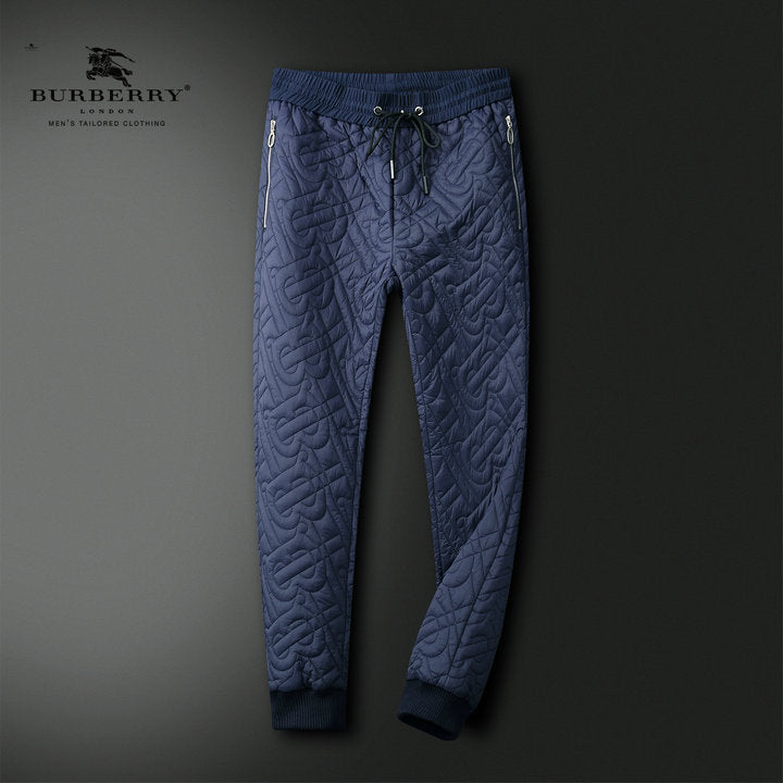 Les ensembles survêtement Burberry combinent performance et style. Leur design sophistiqué. Pas cher.le moins cher.