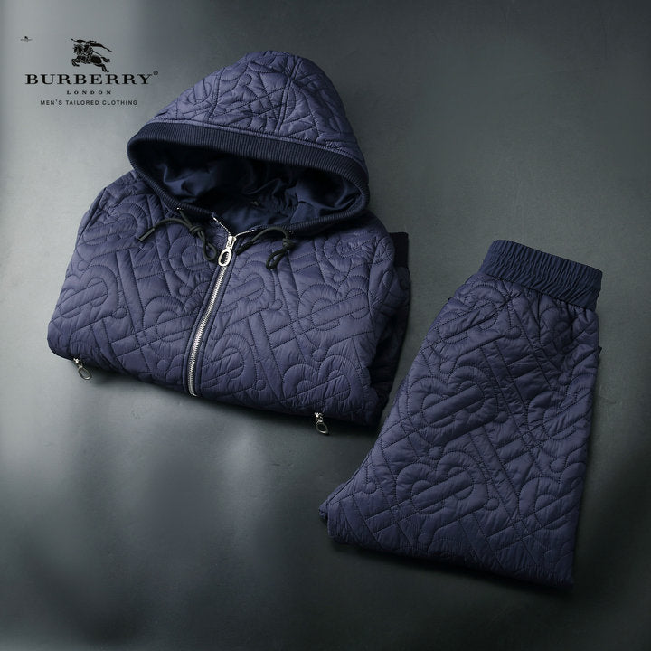 Les ensembles survêtement Burberry combinent performance et style. Leur design sophistiqué. Pas cher.le moins cher.