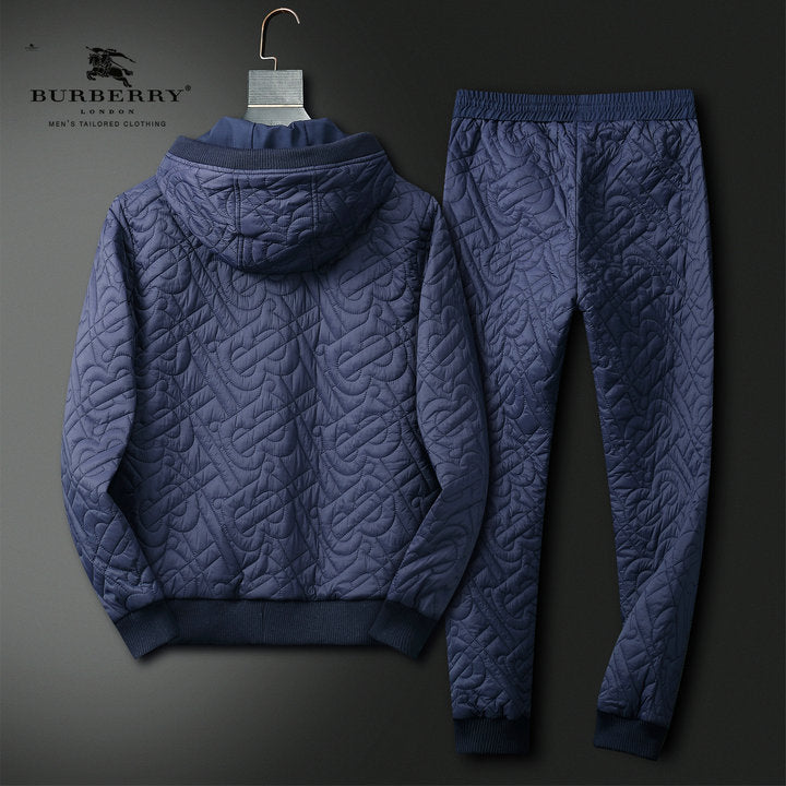 Les ensembles survêtement Burberry combinent performance et style. Leur design sophistiqué. Pas cher.le moins cher.