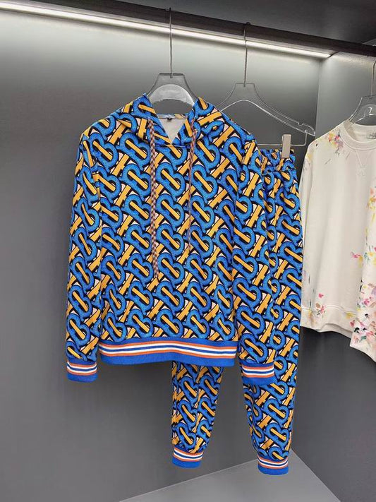 Les ensembles survêtement Burberry combinent performance et style. Leur design sophistiqué. Pas cher.le moins cher.