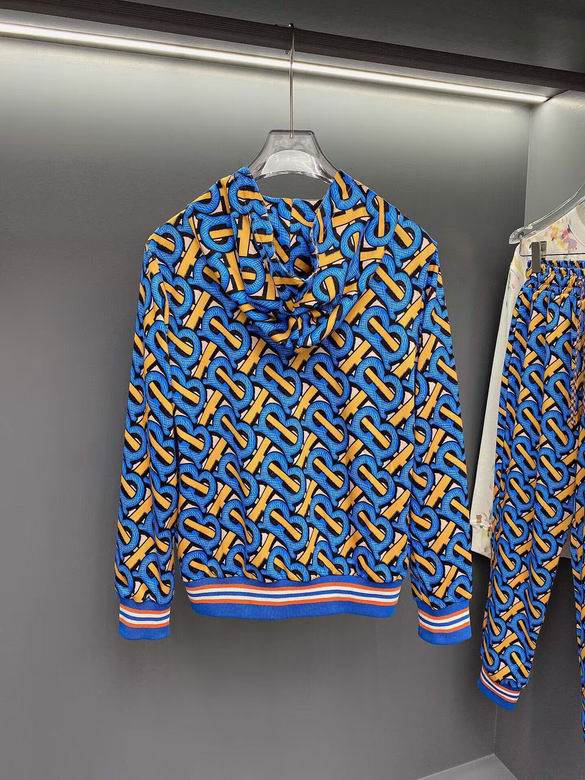 Les ensembles survêtement Burberry combinent performance et style. Leur design sophistiqué. Pas cher.le moins cher.