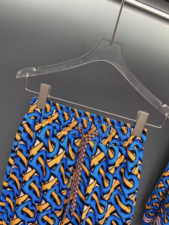 Les ensembles survêtement Burberry combinent performance et style. Leur design sophistiqué. Pas cher.le moins cher.