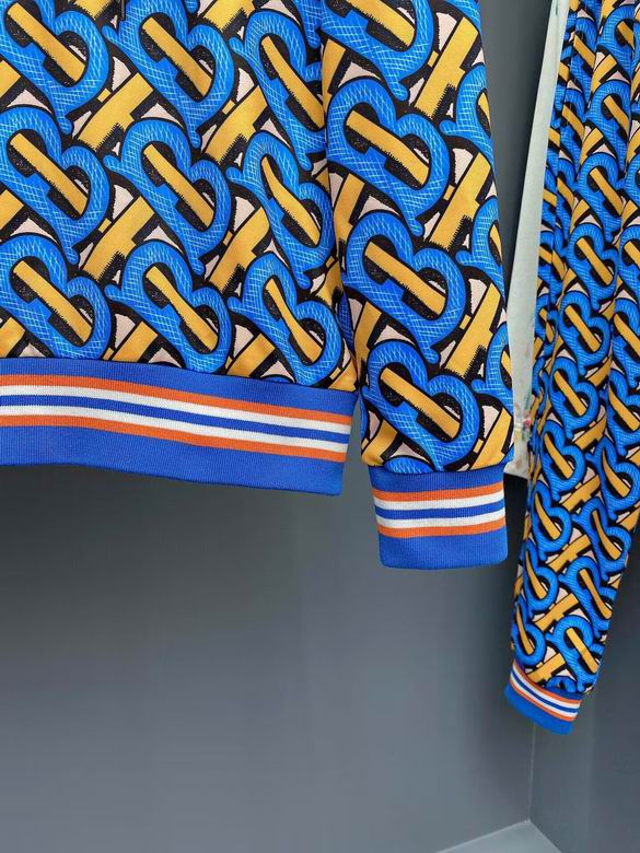 Les ensembles survêtement Burberry combinent performance et style. Leur design sophistiqué. Pas cher.le moins cher.