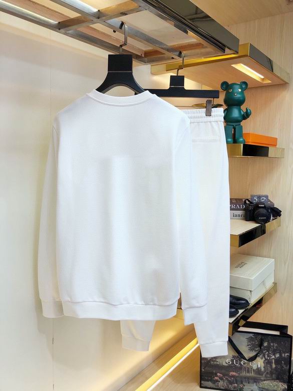 Les ensembles survêtement Burberry combinent performance et style. Leur design sophistiqué. Pas cher.le moins cher.