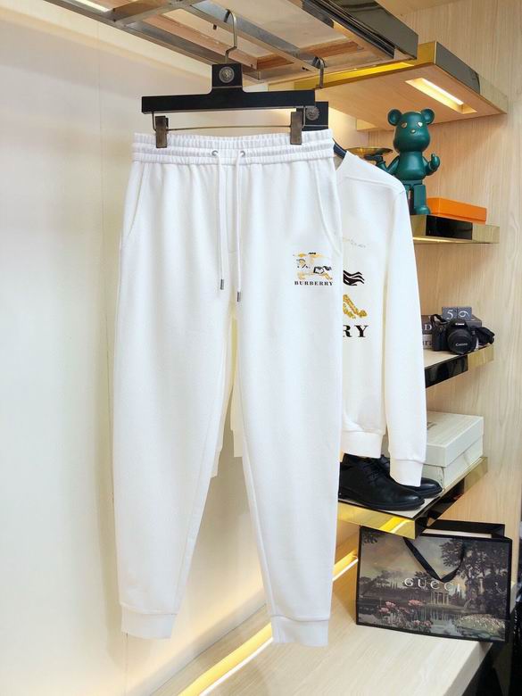 Les ensembles survêtement Burberry combinent performance et style. Leur design sophistiqué. Pas cher.le moins cher.