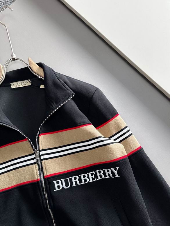Les ensembles survêtement Burberry combinent performance et style. Leur design sophistiqué. Pas cher.le moins cher.