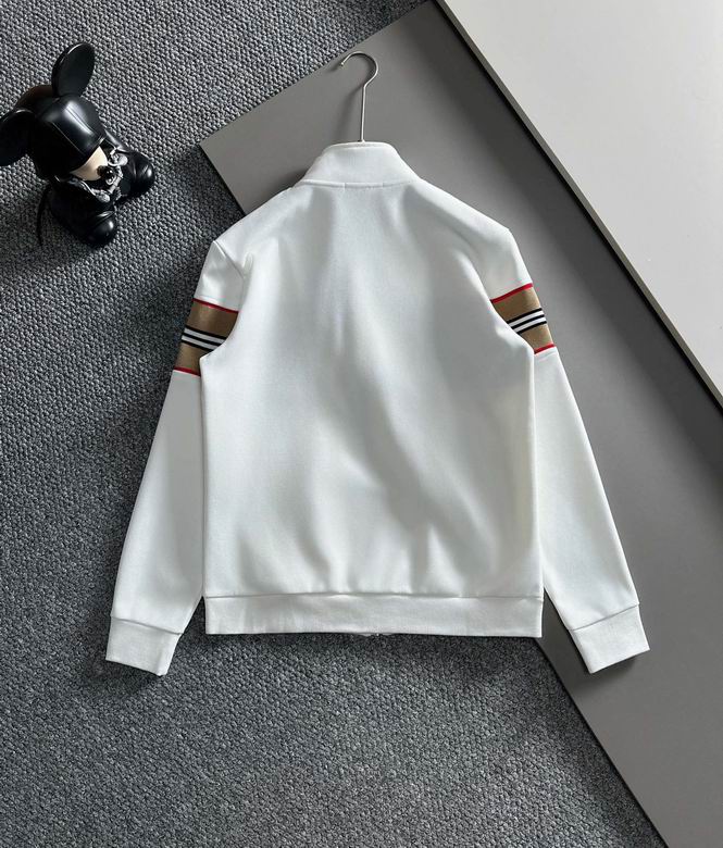 Les ensembles survêtement Burberry combinent performance et style. Leur design sophistiqué. Pas cher.le moins cher.