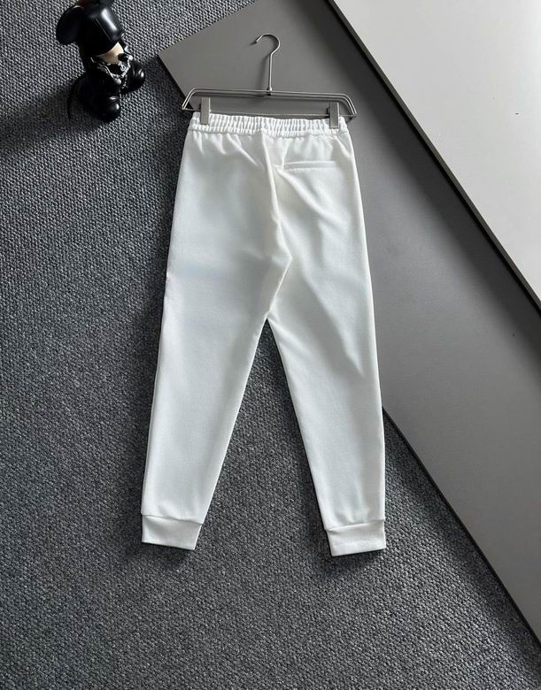 Les ensembles survêtement Burberry combinent performance et style. Leur design sophistiqué. Pas cher.le moins cher.