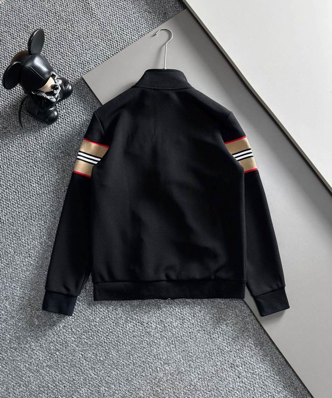 Les ensembles survêtement Burberry combinent performance et style. Leur design sophistiqué. Pas cher.le moins cher.